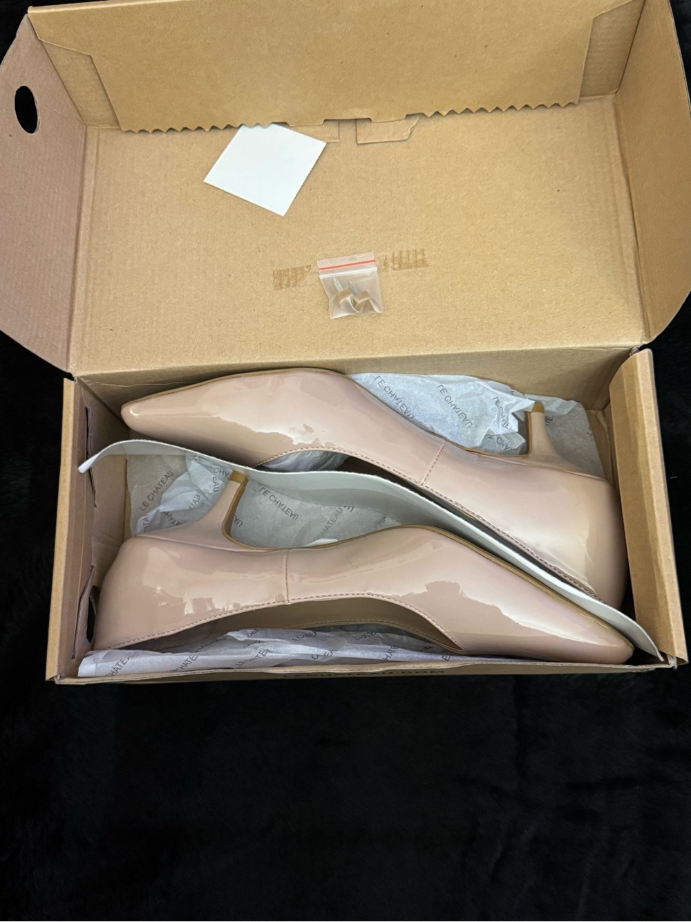 le chateau brand new Nude Blush Patent ,Pointed Toe heels - Picture 10 of 13
